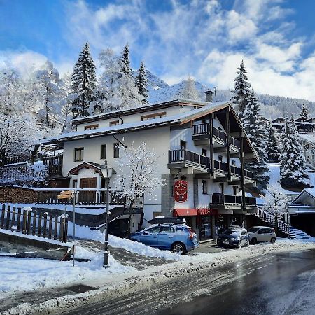 Hotel Meublè Meridiana Valtournenche Bagian luar foto