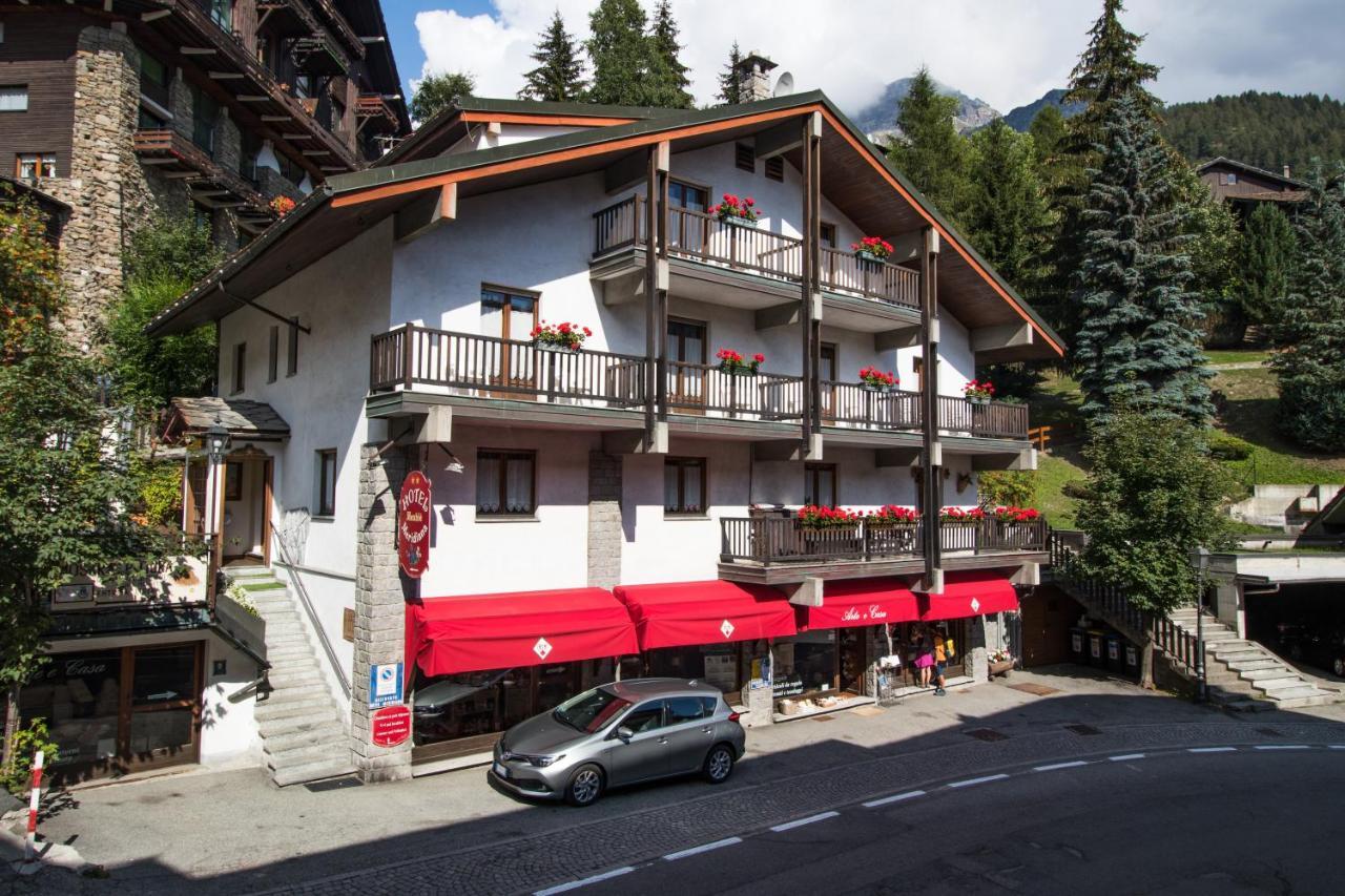 Hotel Meublè Meridiana Valtournenche Bagian luar foto