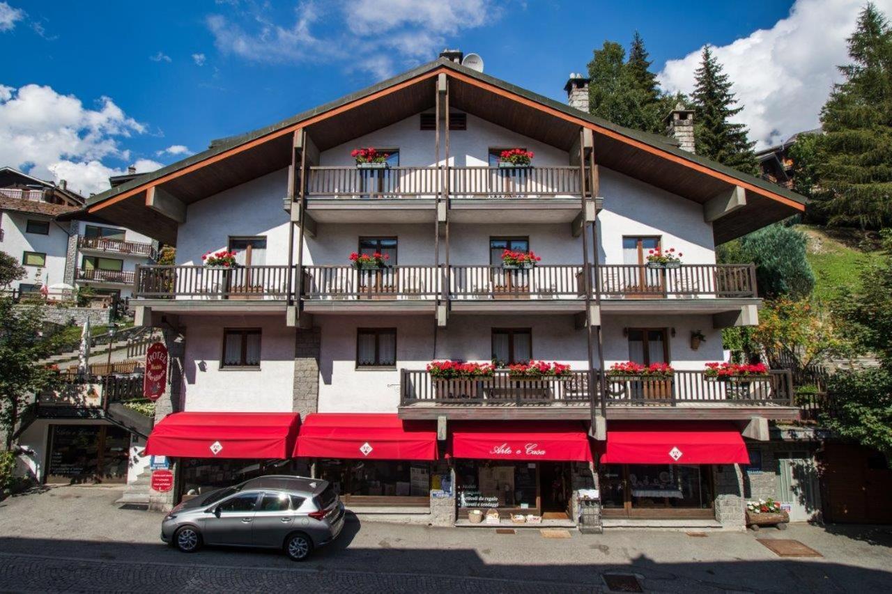 Hotel Meublè Meridiana Valtournenche Bagian luar foto