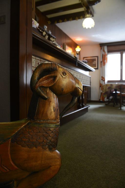Hotel Meublè Meridiana Valtournenche Bagian luar foto