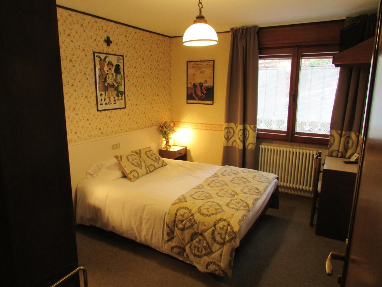 Hotel Meublè Meridiana Valtournenche Bagian luar foto