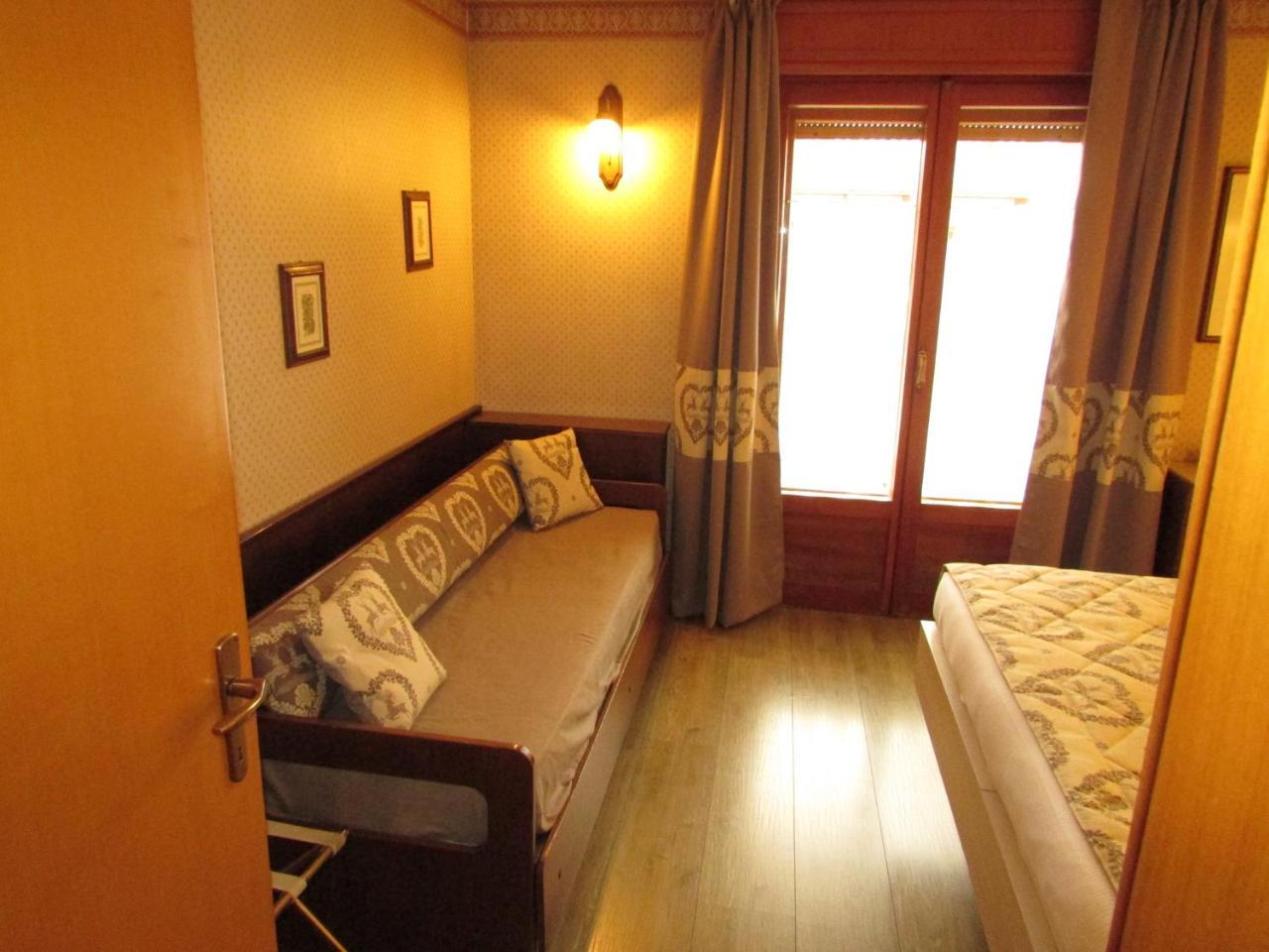 Hotel Meublè Meridiana Valtournenche Bagian luar foto