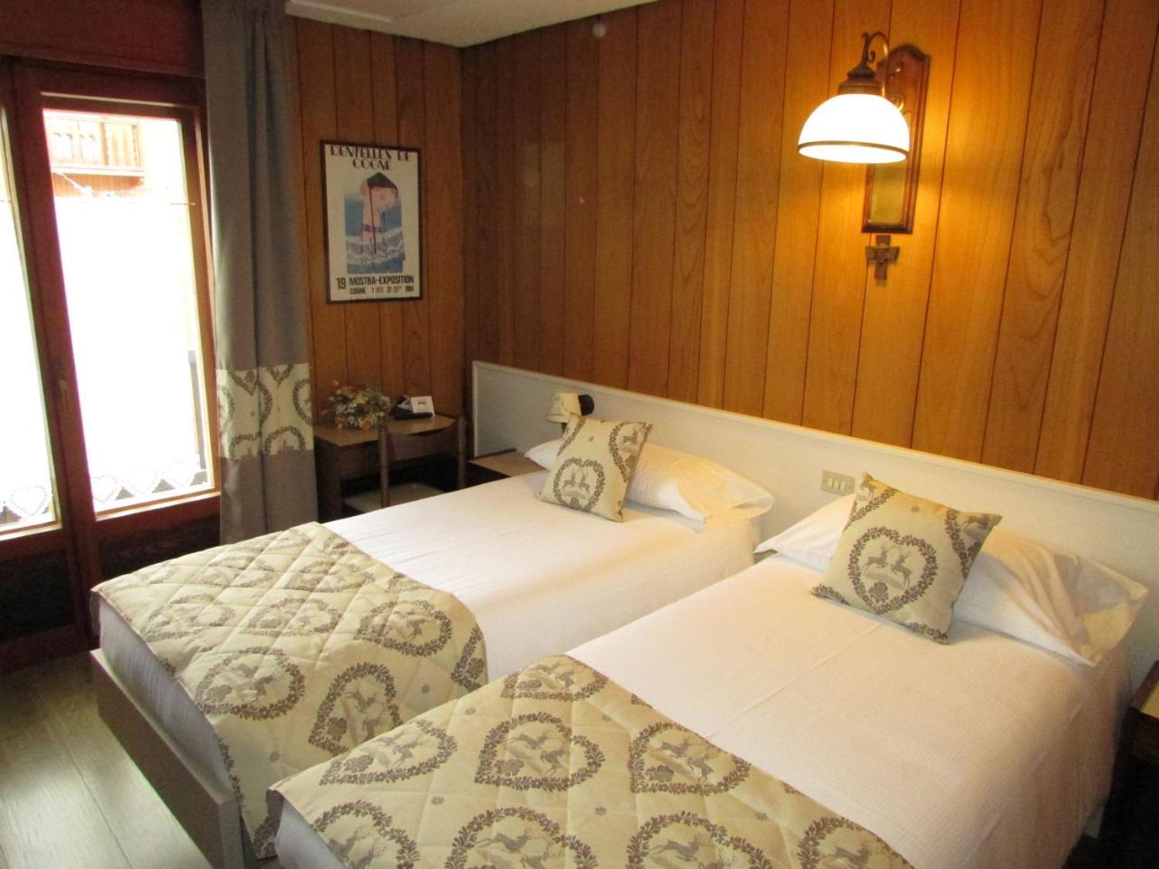 Hotel Meublè Meridiana Valtournenche Bagian luar foto