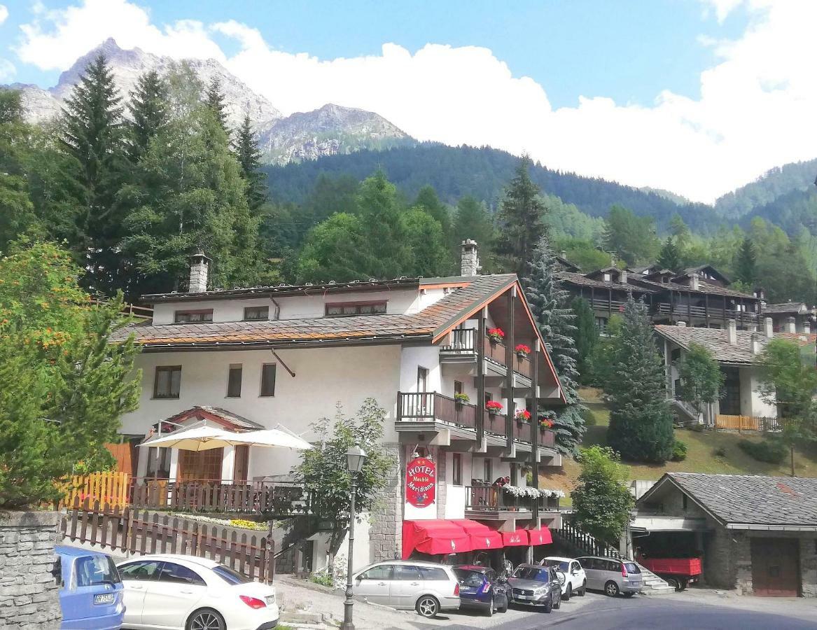 Hotel Meublè Meridiana Valtournenche Bagian luar foto